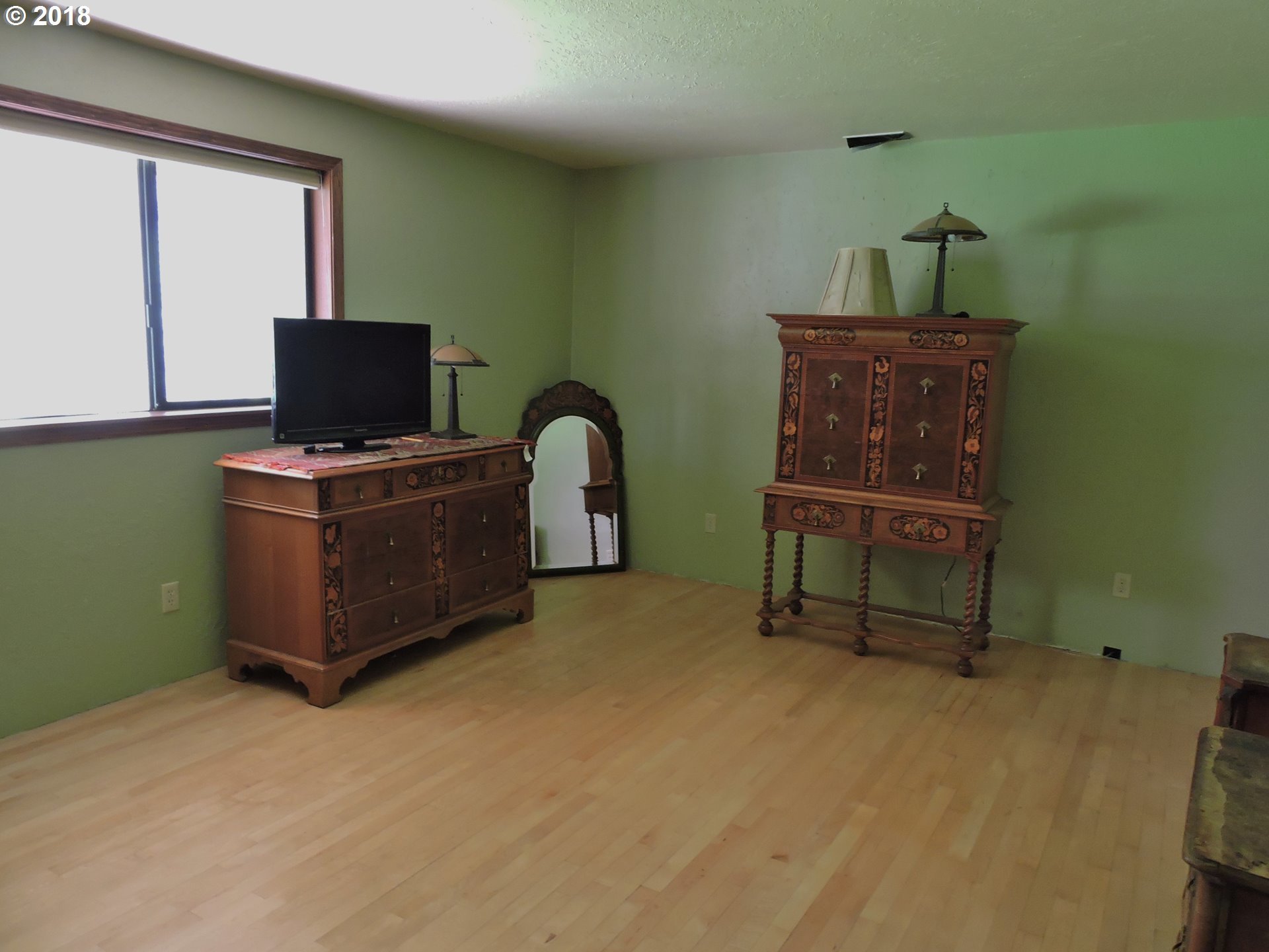 1301 Cox Road Yoncalla, OR 97499 - Photo 11 of 32