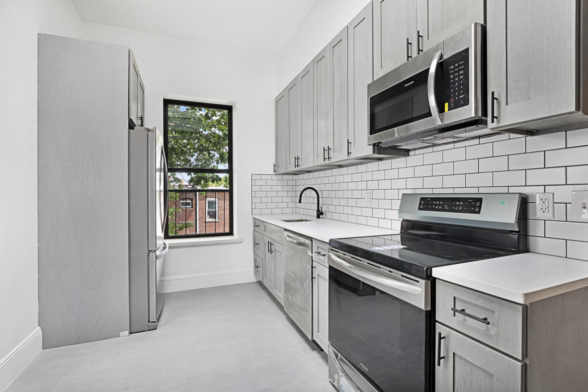 443 Jefferson Avenue, Unit 4R Brooklyn, NY 11221 - Photo 4 of 7