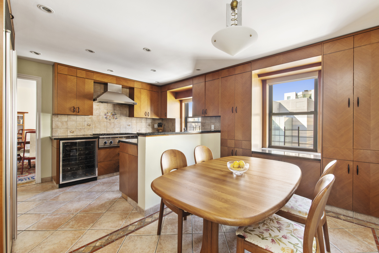 530 East 72nd Street, Unit 15EF Manhattan, NY 10021 - Photo 6 of 11