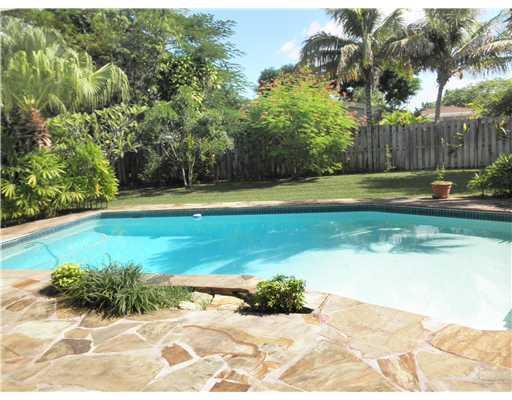 14135 Southwest 99th Court Miami, FL 33176 - Photo 2 of 9