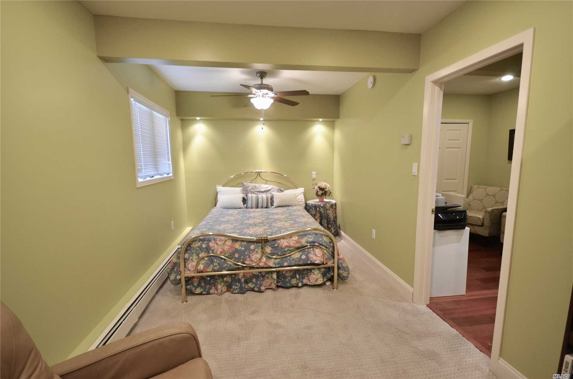 37 Sioux Drive Commack, NY 11725 - Photo 13 of 20