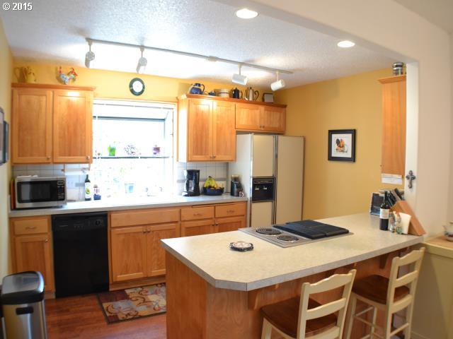 9125 Southwest Boones Ferry Road Portland, OR 97219 - Photo 4 of 8