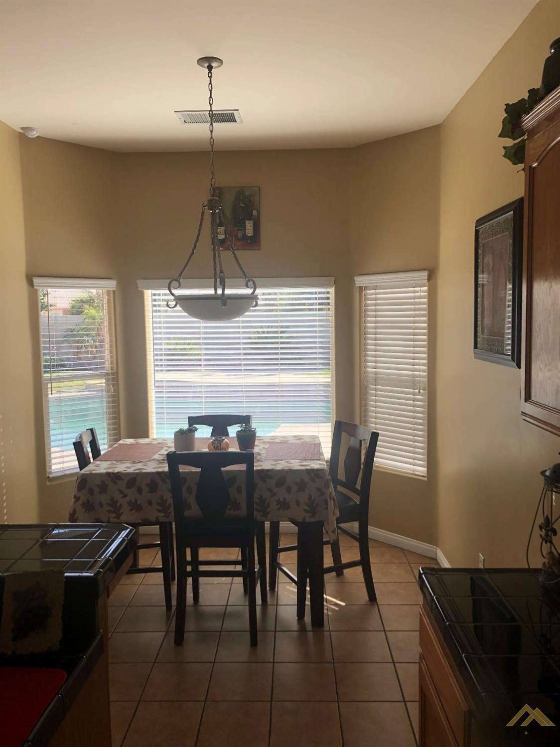 4311 Cimarron Ridge Drive Bakersfield, CA 93313 - Photo 4 of 19