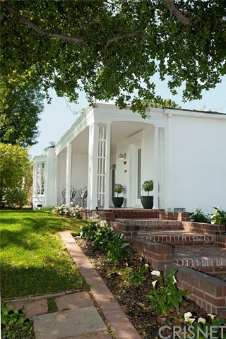 665 Deodara Drive Altadena, CA 91001 - Photo 2 of 33