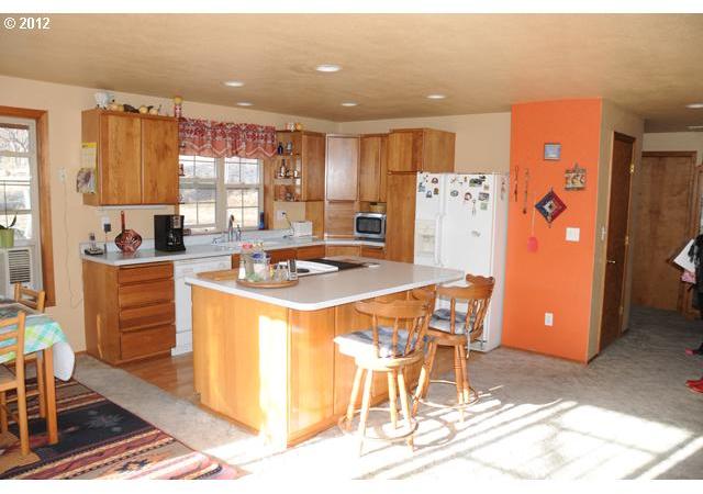 81201 Shadybrook Road Tygh Valley, OR 97063 - Photo 4 of 12 Gallery Image 4