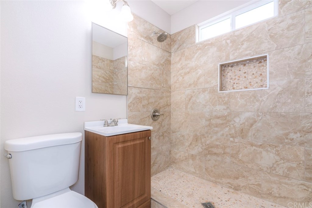 2412 Strong Avenue Commerce, CA 90040 - Photo 16 of 32