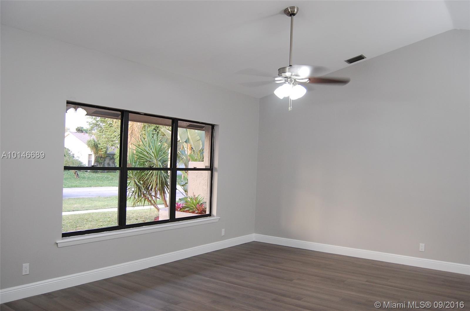 7477 San Sebastian Drive Boca Raton, FL 33433 - Photo 8 of 30 Gallery Image 8