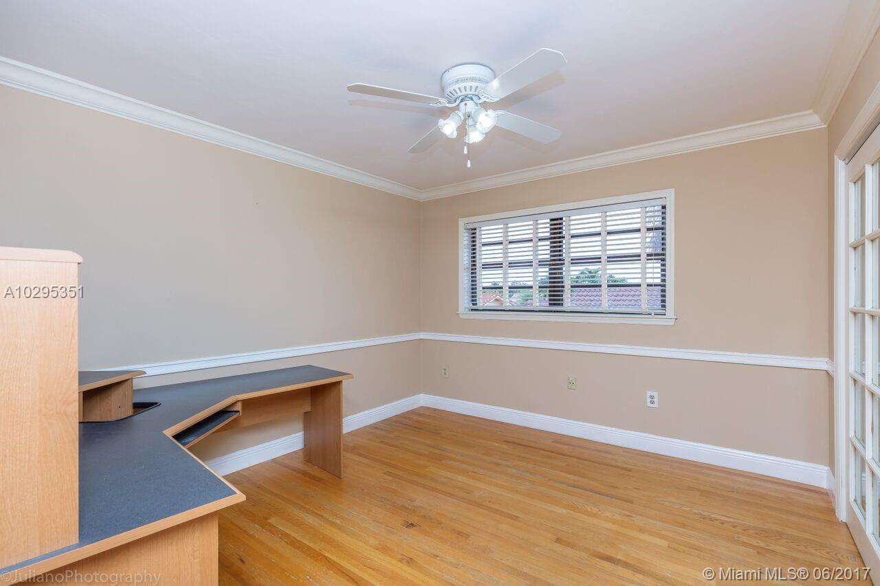 35 Southwest 136th Court Miami, FL 33184 - Photo 25 of 36