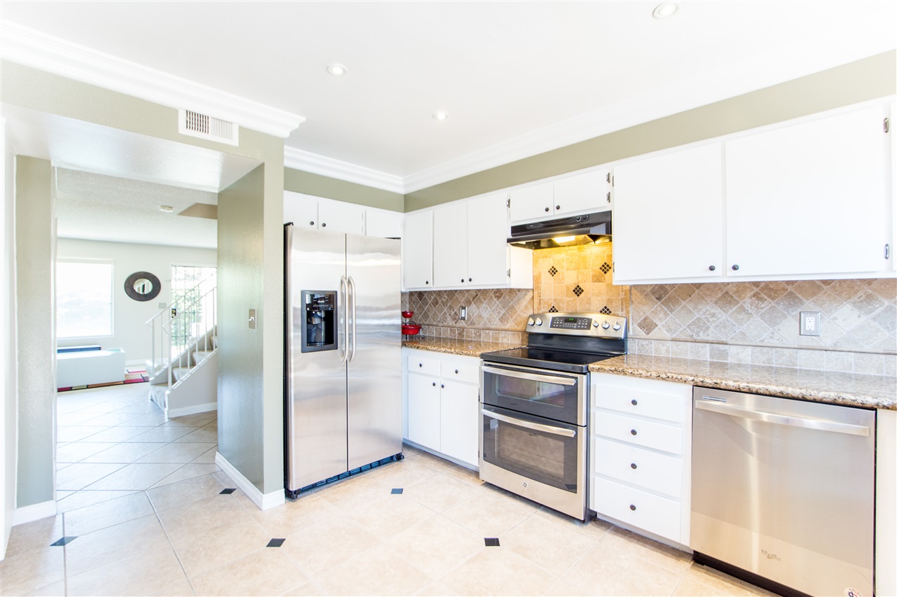 280 Espanas Glen Escondido, CA 92026 - Photo 11 of 25