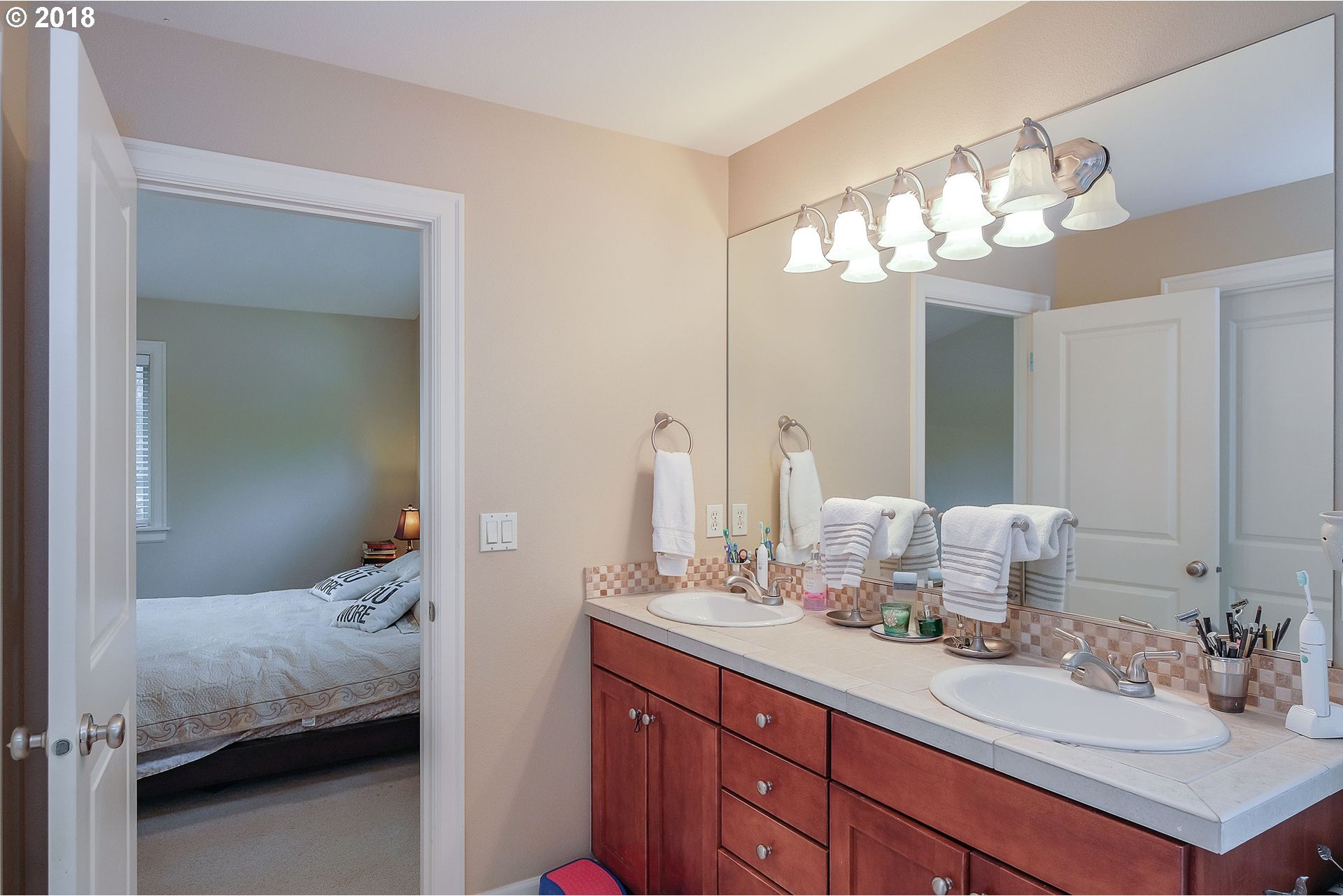 8211 Southwest Oleson Road Portland, OR 97223 - Photo 9 of 23 Gallery Image 9