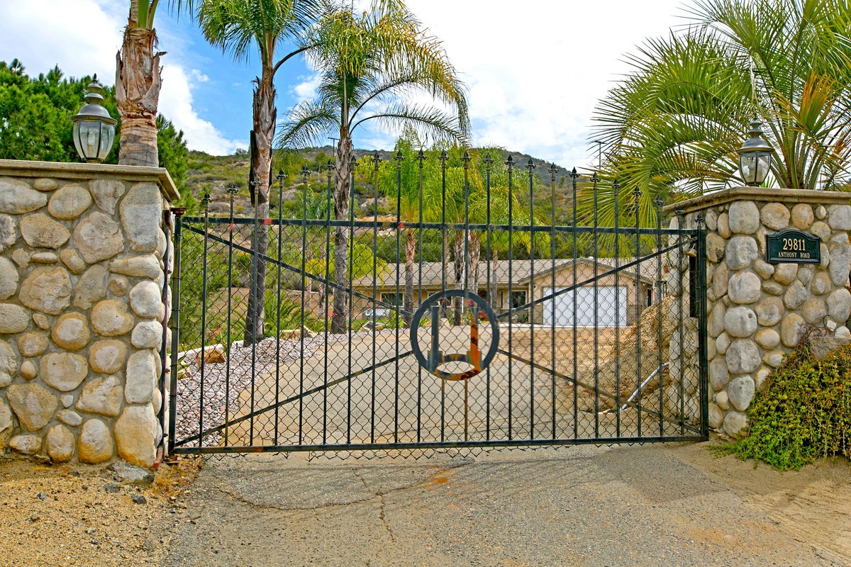 29811 Anthony Road Valley Center, CA 92082 - Photo 4 of 25