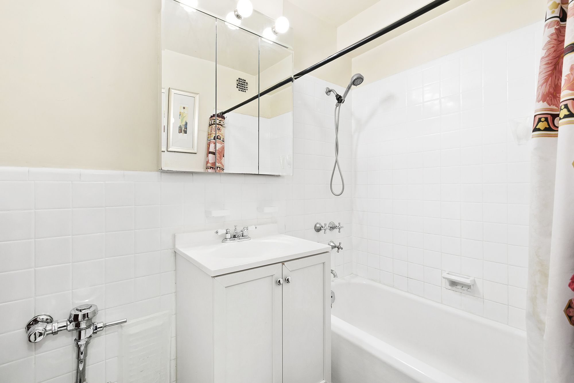 333 West 57th Street, Unit 503 Manhattan, NY 10019 - Photo 6 of 12