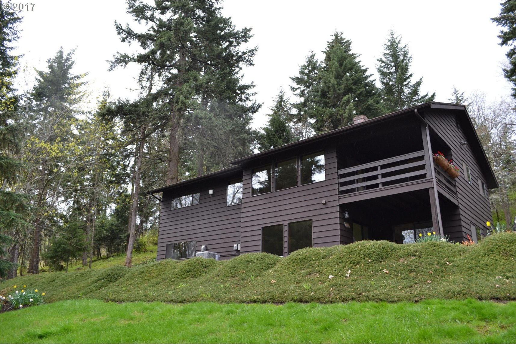 2986 Shute Road Hood River, OR 97031 - Photo 1 of 32 Gallery Image 1