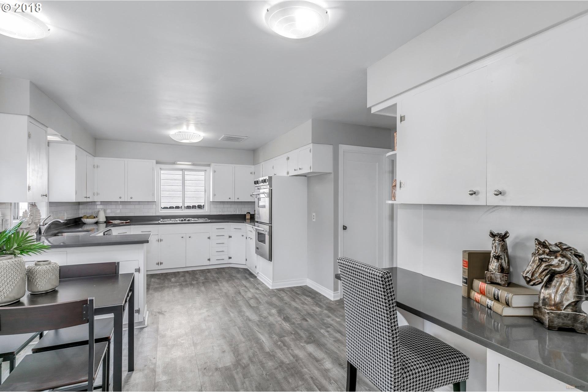 3320 Southwest Vermont Street Portland, OR 97219 - Photo 20 of 30 Gallery Image 20