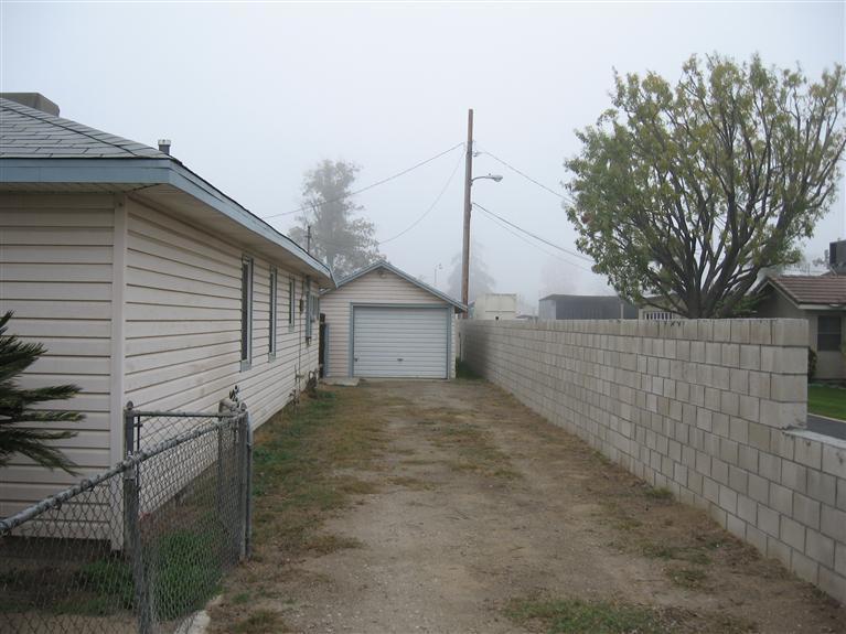 6214 Norris Road Bakersfield, CA 93308 - Photo 3 of 20 Gallery Image 3