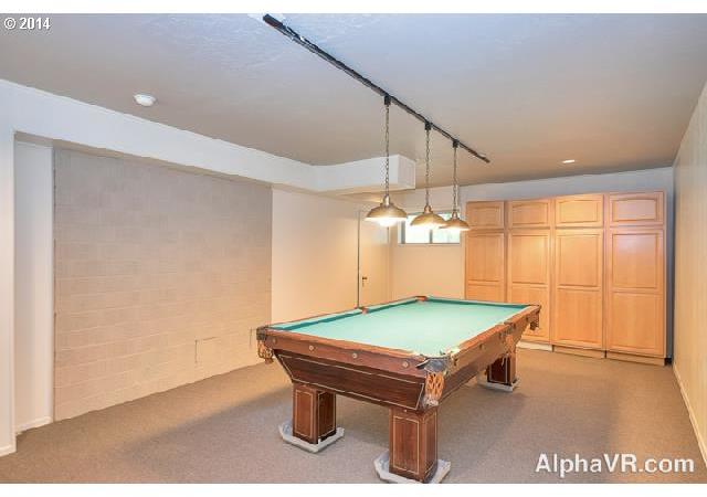3124 Southwest Mitchell Court Portland, OR 97239 - Photo 15 of 16 Gallery Image 15