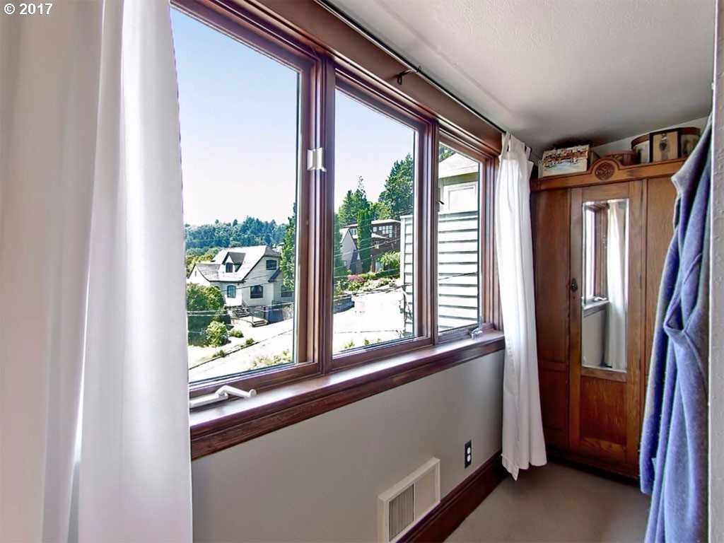115 Southwest Bancroft Street Portland, OR 97239 - Photo 26 of 29 Gallery Image 26