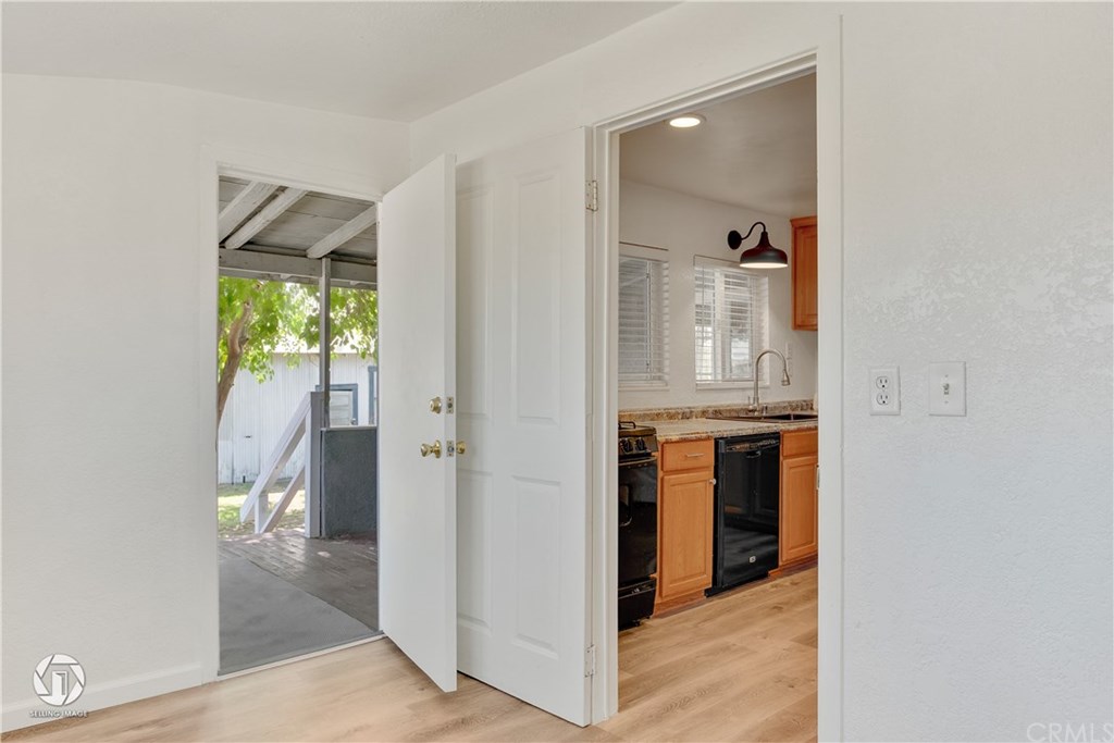 220 Tyler Street Taft, CA 93268 - Photo 18 of 36