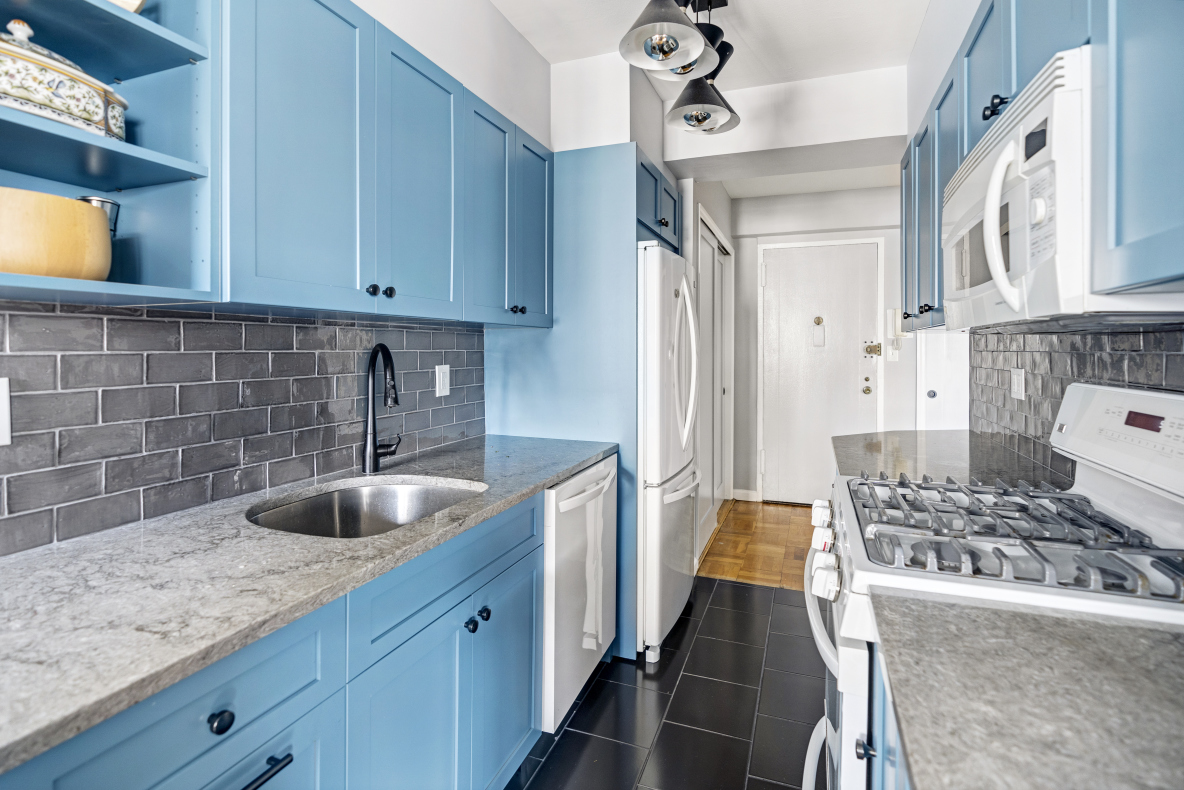 235 Adams Street, Unit 10D Brooklyn, NY 11201 - Photo 6 of 13