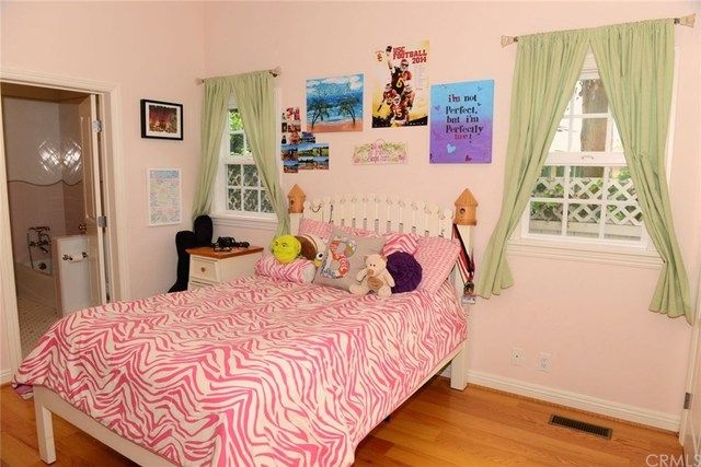 $1,200,000 | 3918 Elm Avenue, Long Beach, CA 90807