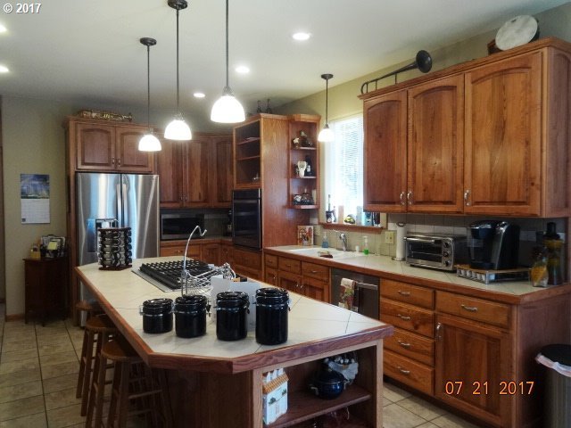 761 Page Road Winchester, OR 97495 - Photo 20 of 31 Gallery Image 20