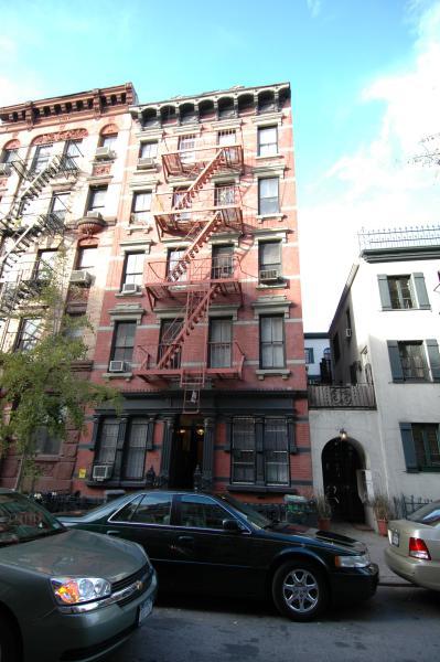 95 Perry Street, Unit 18 Manhattan, NY 10014 - Photo 1 of 2