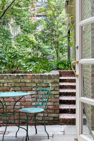 $7,400,000 | 39 Charlton St | Hudson Square