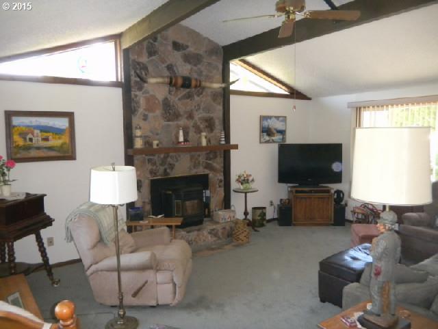 514 Evergreen Loop Reedsport, OR 97467 - Photo 10 of 16 Gallery Image 10
