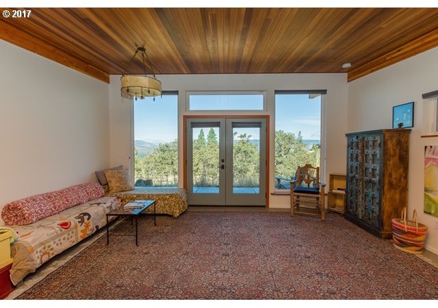 1575 Dry Creek Road Mosier, OR 97040 - Photo 6 of 28 Gallery Image 6