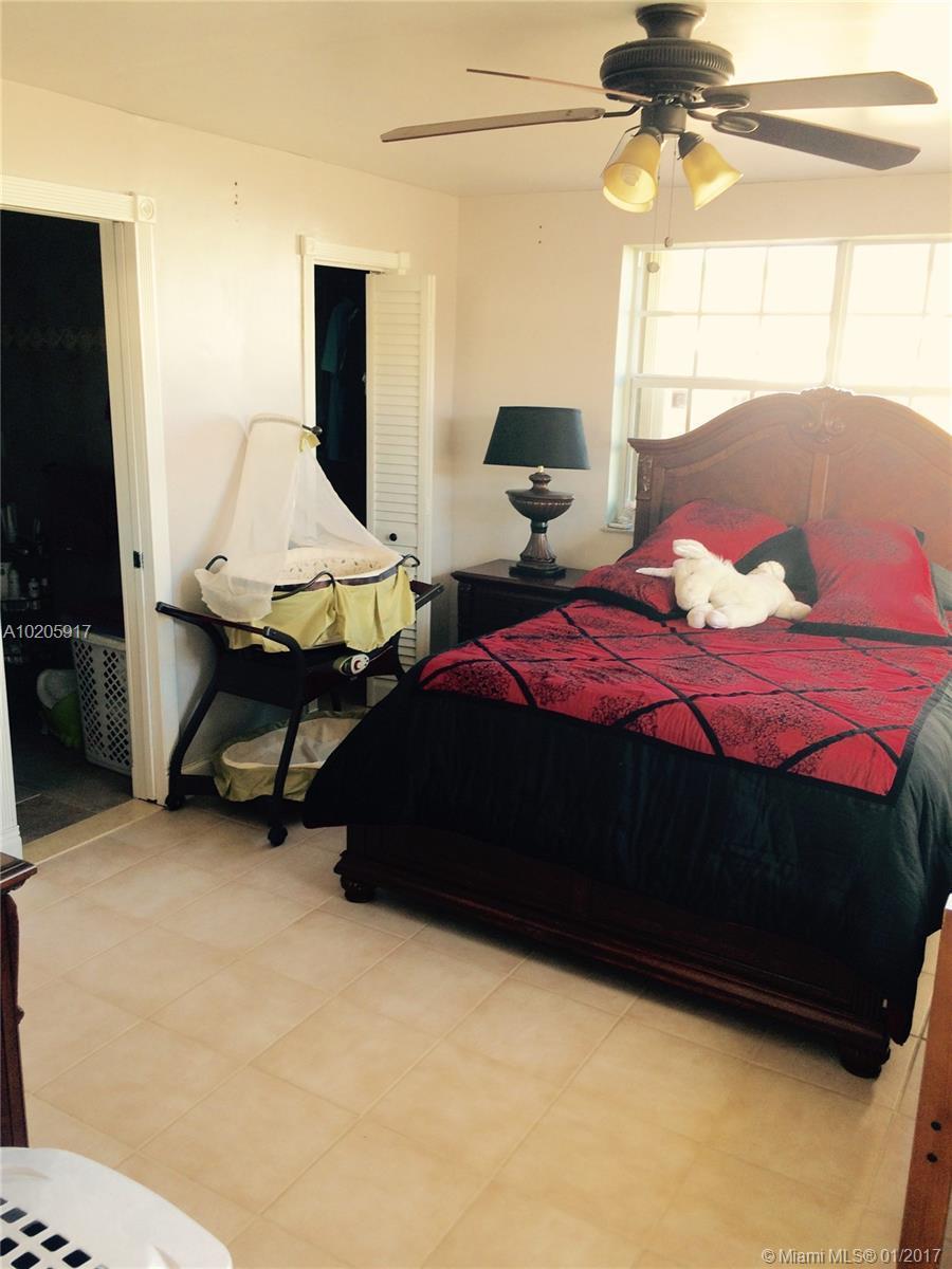 5005 Southwest 112th Avenue Miami, FL 33165 - Photo 10 of 13