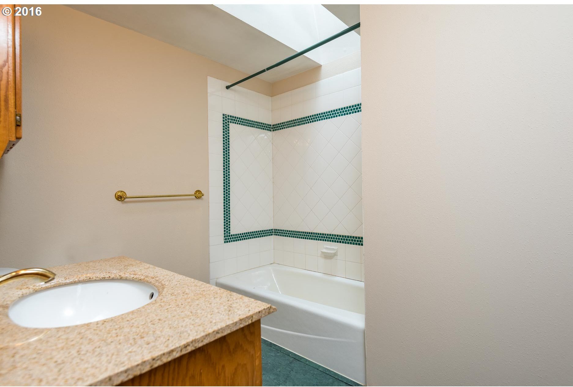 12181 Fargo Road Northeast Aurora, OR 97002 - Photo 15 of 26 Gallery Image 15