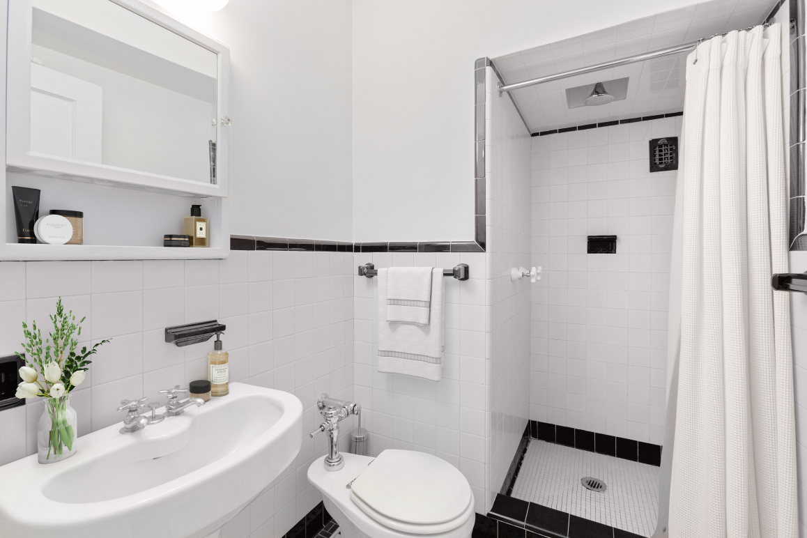 7 West 96th Street, Unit 9E Manhattan, NY 10025 - Photo 12 of 15