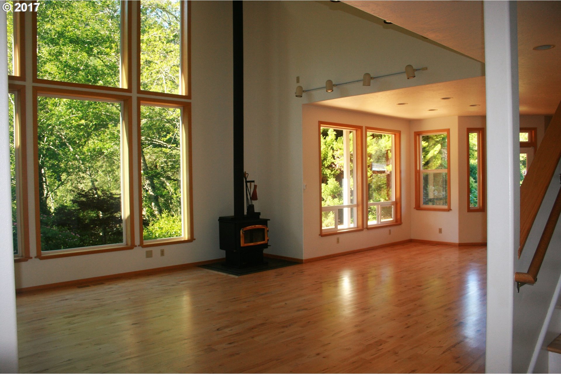 27766 Hunter Creek Road Gold Beach, OR 97444 - Photo 26 of 32 Gallery Image 26