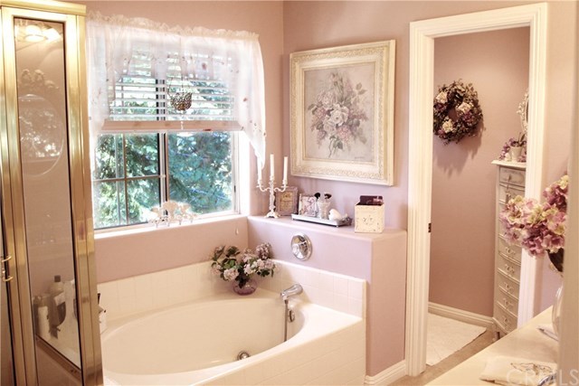 375 Grandview Road Twin Peaks, CA 92391 - Photo 16 of 30 Master Bathroom