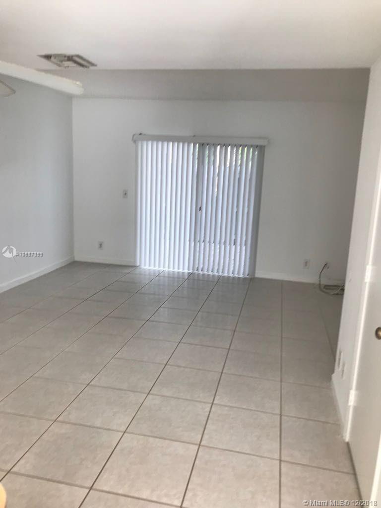 39 Southwest 3rd Street Pompano Beach, FL 33060 - Photo 5 of 6