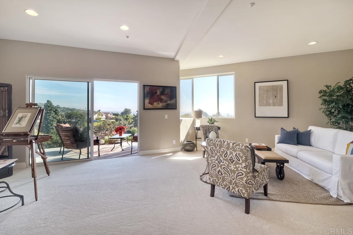 5352 Soledad Mountain Road San Diego, CA 92109 - Photo 6 of 25