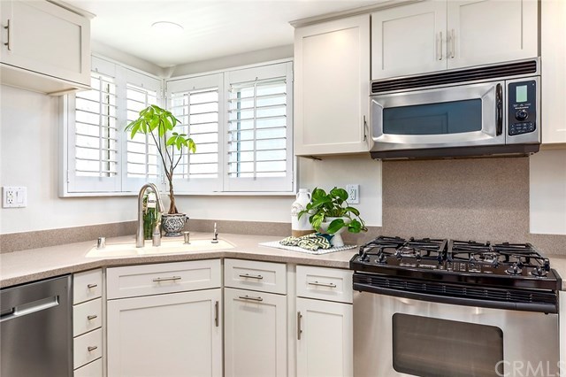 16276 Pacific Circle, Unit A Huntington Beach, CA 92649 - Photo 12 of 36