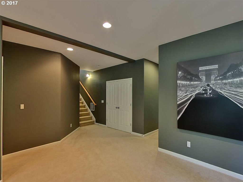 2522 Northwest Rhodes Lane Portland, OR 97229 - Photo 7 of 14 Gallery Image 7
