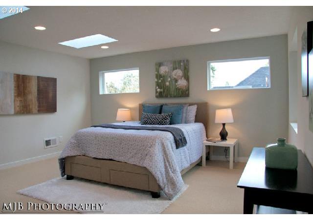 2710 Southwest Homar Avenue Portland, OR 97201 - Photo 10 of 15