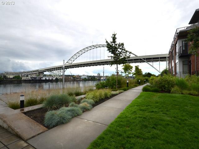1638 Northwest Riverscape Street Portland, OR 97209 - Photo 3 of 16 Gallery Image 3
