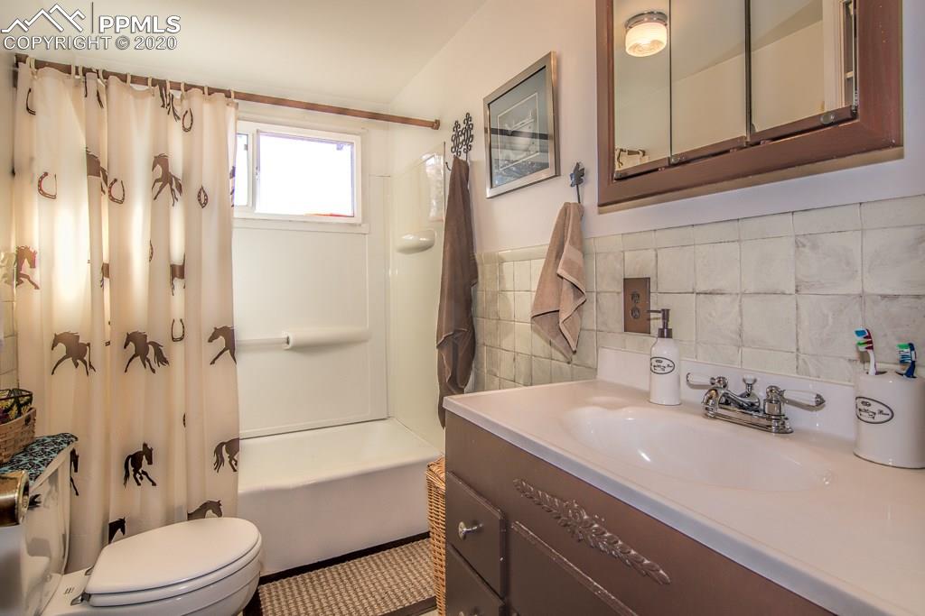 37655 Truckton Road Yoder, CO 80864 - Photo 15 of 35 Full Bathroom