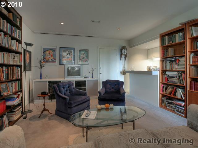 3238 Southwest Fairmount Boulevard Portland, OR 97239 - Photo 11 of 15 Gallery Image 11