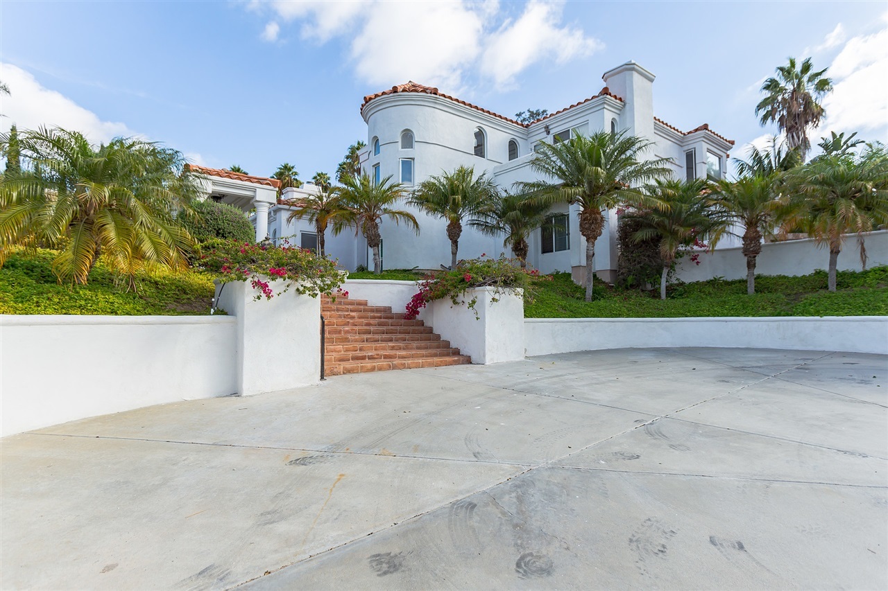 1565 Burgundy Road Encinitas, CA 92024 - Photo 6 of 25