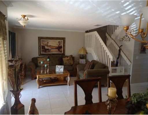 16435 Southwest 96th Terrace Miami, FL 33196 - Photo 4 of 6