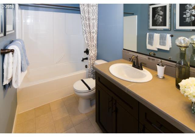 14319 Southwest Rancher Lane, Unit L28 Beaverton, OR 97008 - Photo 10 of 11 Gallery Image 10
