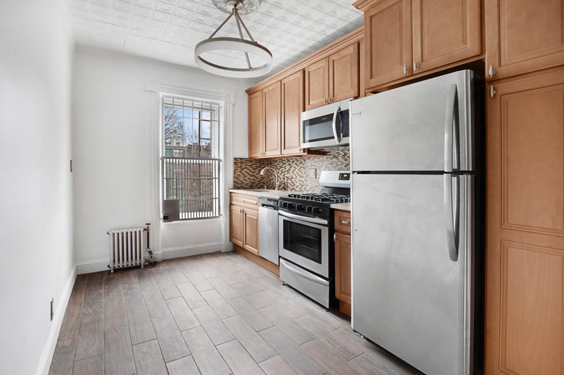 125 St Marks Place, Unit 3 Brooklyn, NY 11217 - Photo 3 of 9