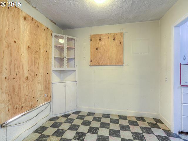 5819 Northeast Mason Street Portland, OR 97218 - Photo 13 of 14