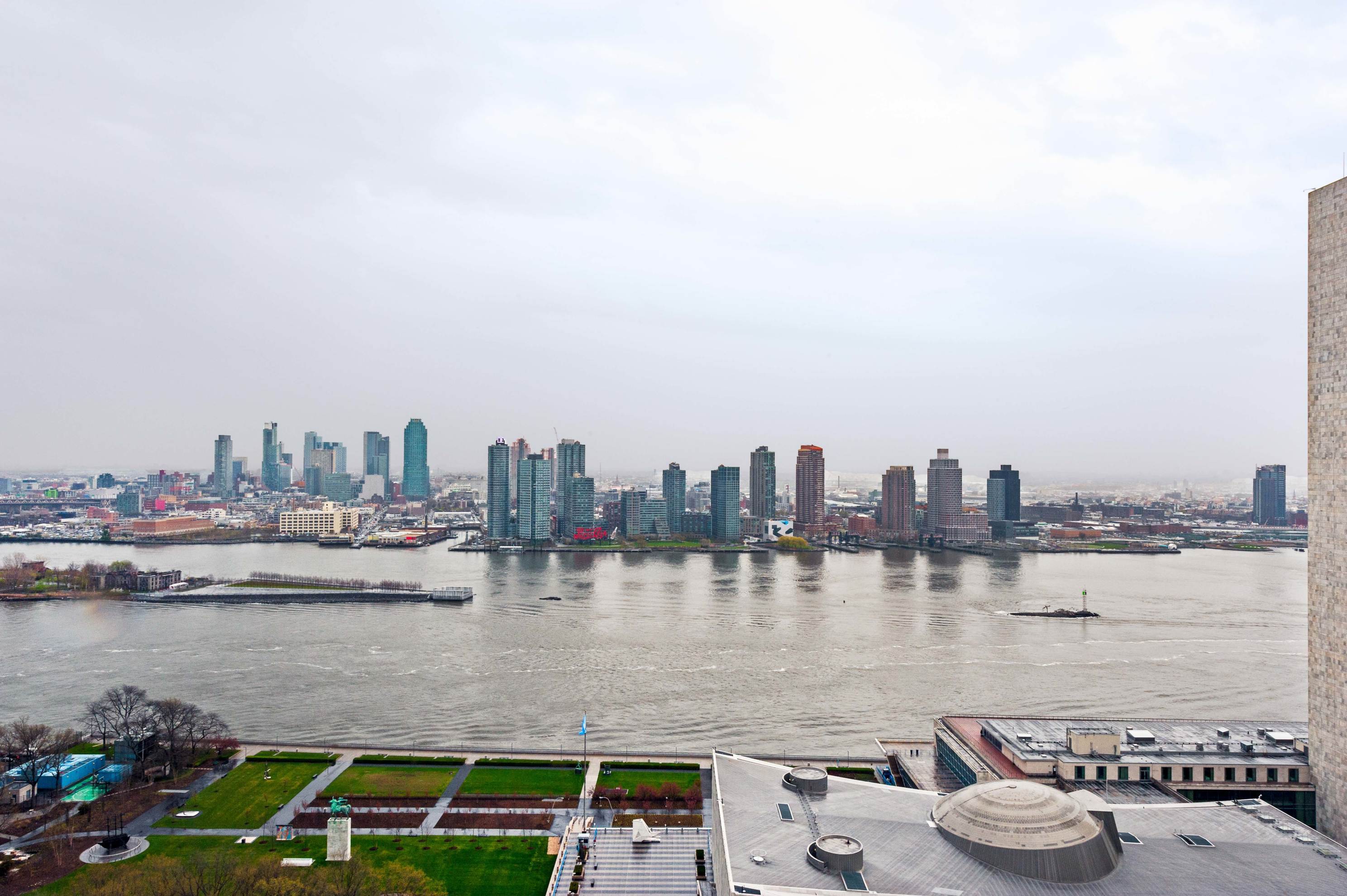 333 East 45th Street, Unit 11D Manhattan, NY 10017 - Photo 5 of 7