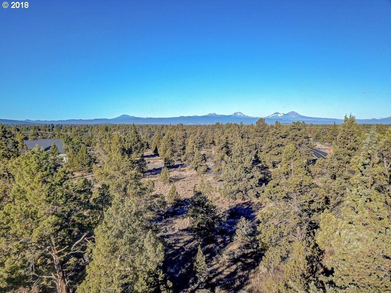 21455 Dale Road Bend, OR 97701 - Photo 6 of 14