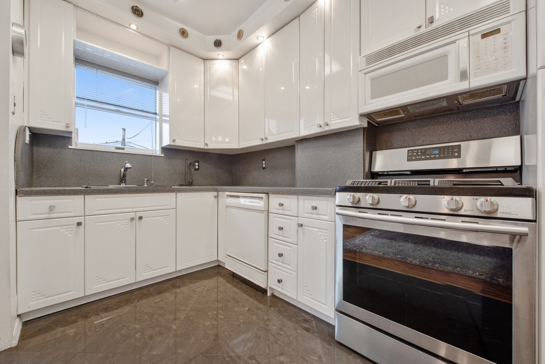 3036 Avenue T, Unit WHOLE Brooklyn, NY 11234 - Photo 8 of 21